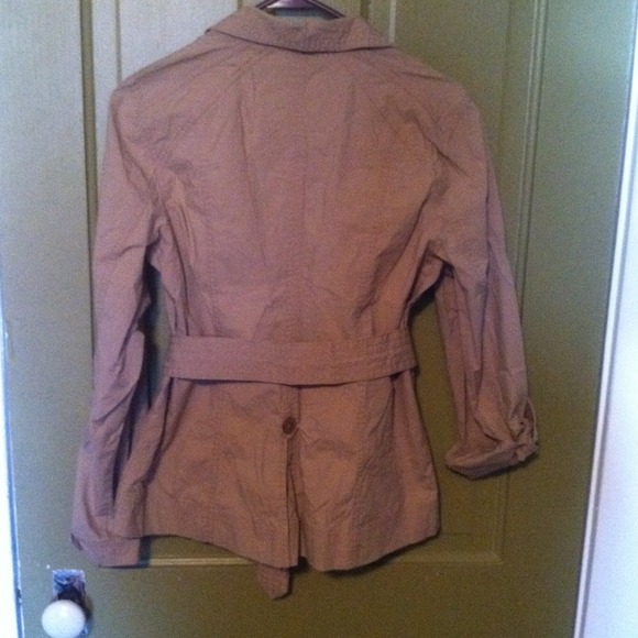 Tan long sleeved jacket with belt - Picture 3 of 3