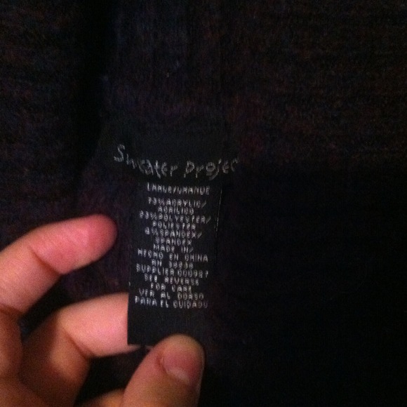 Dark purple short sleeve turtle neck sweater - Picture 3 of 3