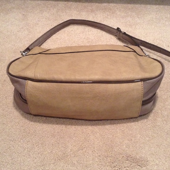 🚫Not available🚫GUESS small handbag. - Picture 2 of 3