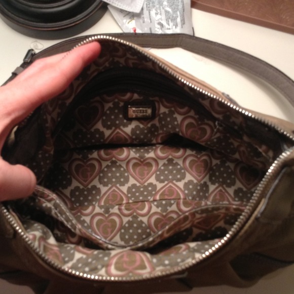 🚫Not available🚫GUESS small handbag. - Picture 3 of 3