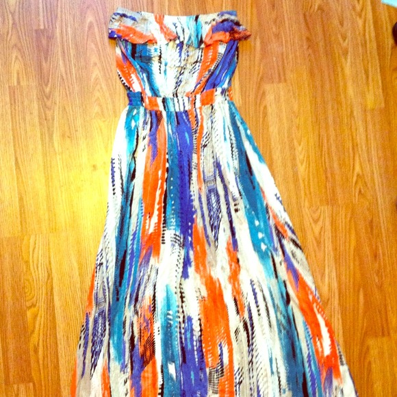 💘GUESS strapless maxie dress💘