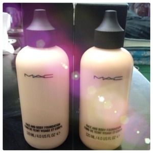 Mac face&body foundation. C1 only