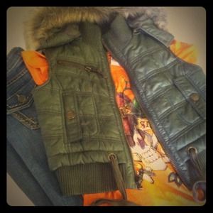 ••MOSSiMO Green Vest size SM••