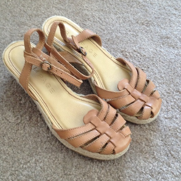 Rampage tan ankle strap sandles