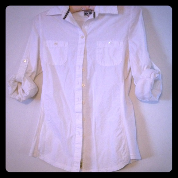 💥💥SOLD💥💥Button up casual blouse.