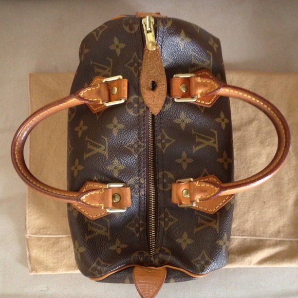 👜🎀SOLD🎀👜 - Picture 3 of 4