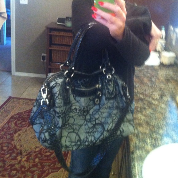 REDUCED Large Jessica Simpson signature handbag