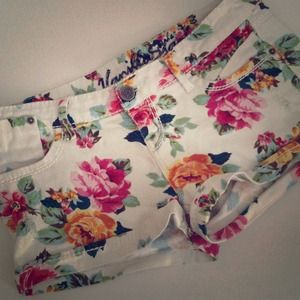Floral Short and sunglasses bundle