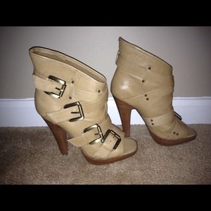 Aldo Beige Buckle Booties Sz 9