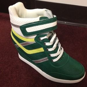 RESErVED !!! @theladyoshow Wedge sneakers - NEW!!