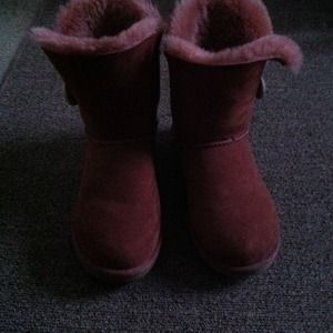 Short auburn color ugg