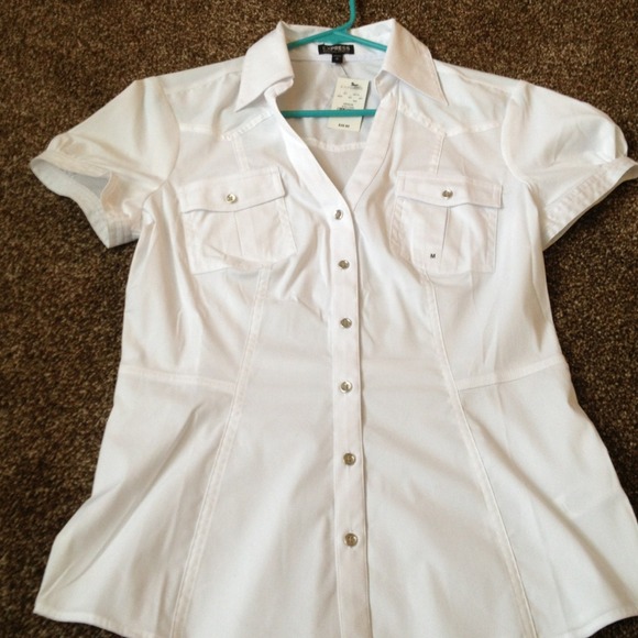 White stretchy button up short sleeve shirt