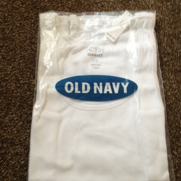 🎉SOLD-Old navy "perfect tank" in bright white