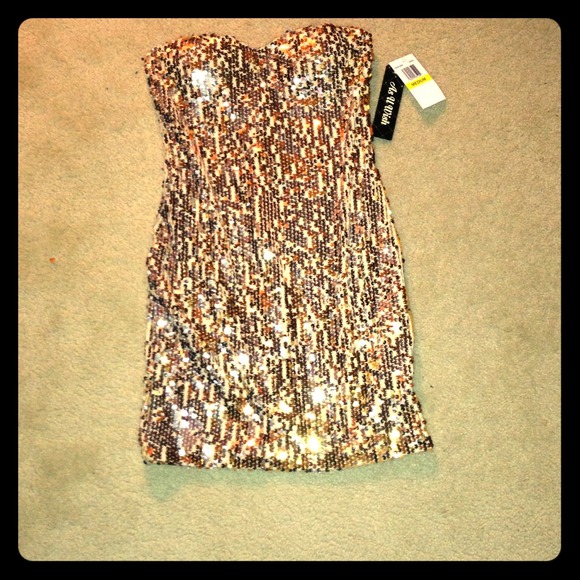 Dresses & Skirts - Gold Sequin Dress
