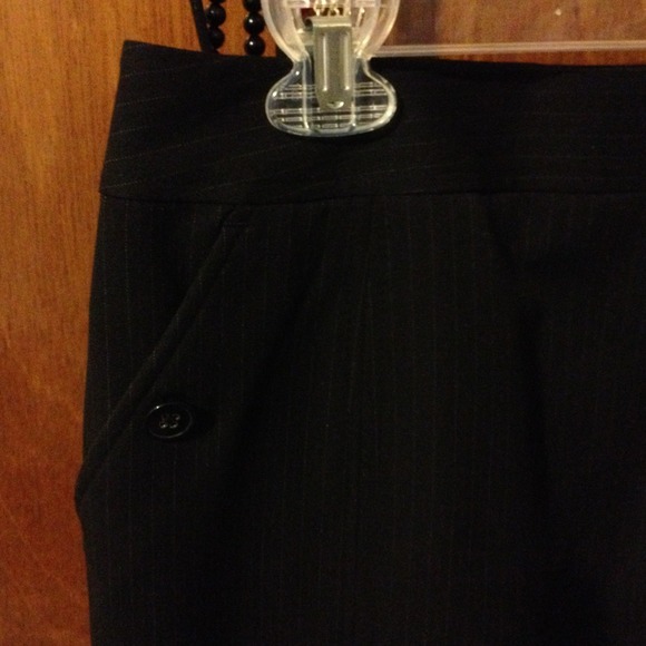 Black pin stripe pencil skirt - Picture 3 of 4