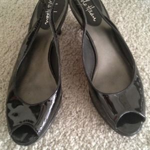 Cole haan black peep toe sling back