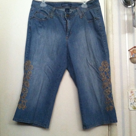 Capris from avenue