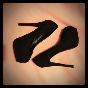 sexy 3.5 inches , never worn :)))