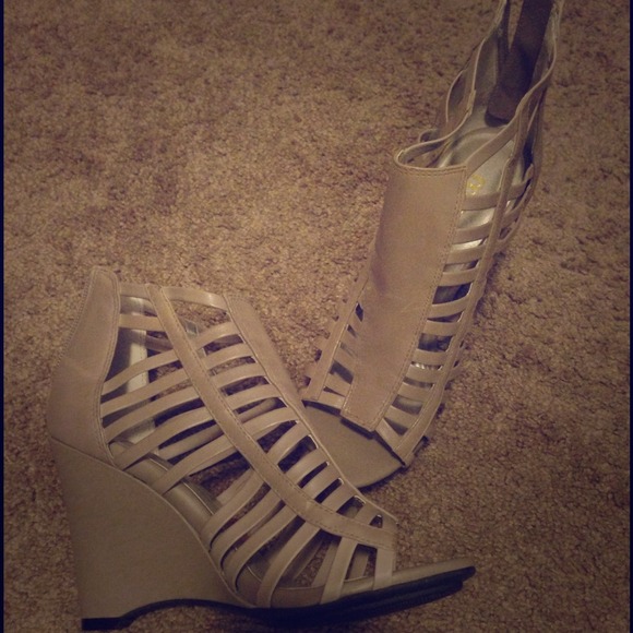strappy wedge - Picture 1 of 1