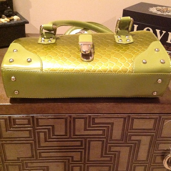 "SOLD" Olive green purse - Picture 4 of 4