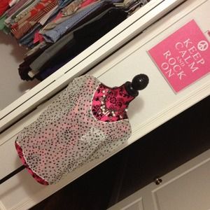 HOLDING for @chickie7884 Blouse🎁