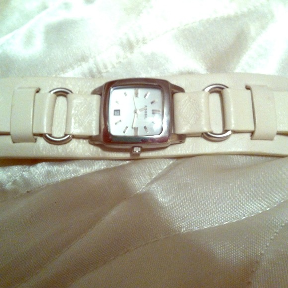 Never been worn true fossil