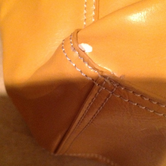 "SOLD" Tan purse - Picture 3 of 3