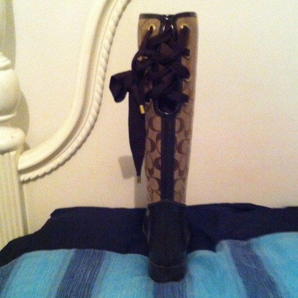 Coach Boots - Picture 2 of 3