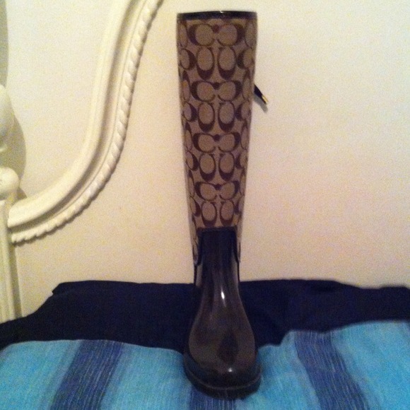 Coach Boots - Picture 3 of 3