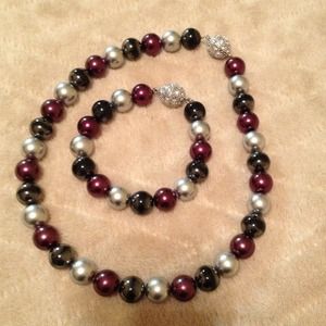 Necklace and bracelet set