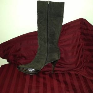 Enzo Angiolini brown suede boots never worn