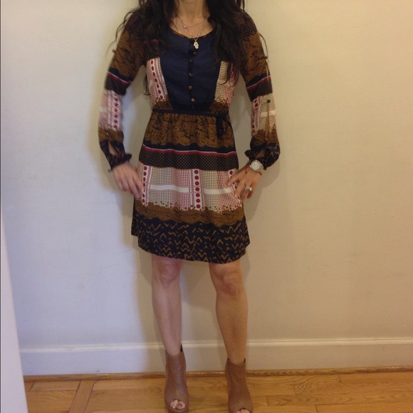Stunning print dress with cut out on sleeves New - Picture 2 of 4
