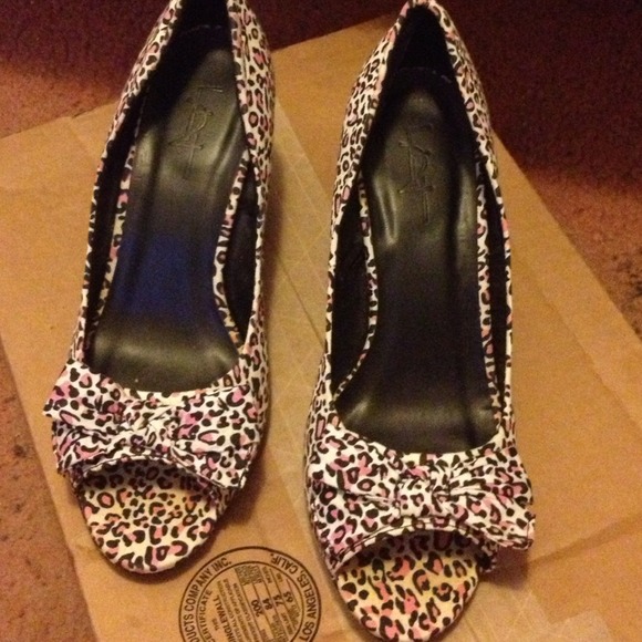 Pink leopard print kitten heels - Picture 1 of 3
