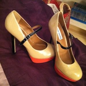 Patent Leather Steve Madden Tri-colored pumps!