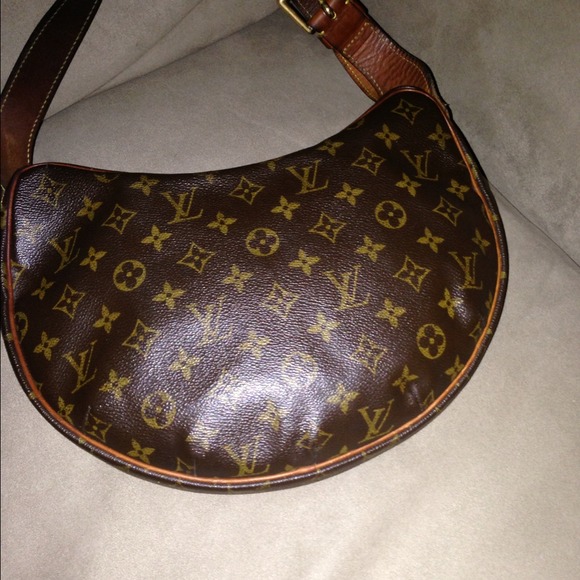 Louis Vuitton  hobo bag... - Picture 2 of 4