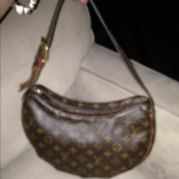 Louis Vuitton  hobo bag... - Picture 3 of 4