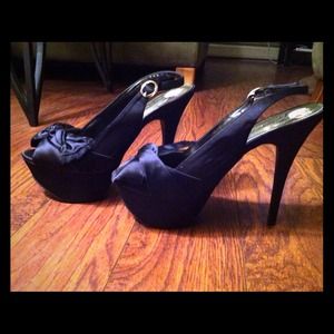 Super sexy Fergie heels!