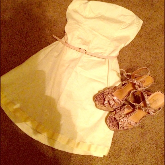 💢SOLD💢REDUCED!! Cute simple yellow sun dress