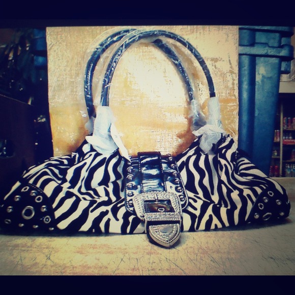 Zebra handbag + free gifts!