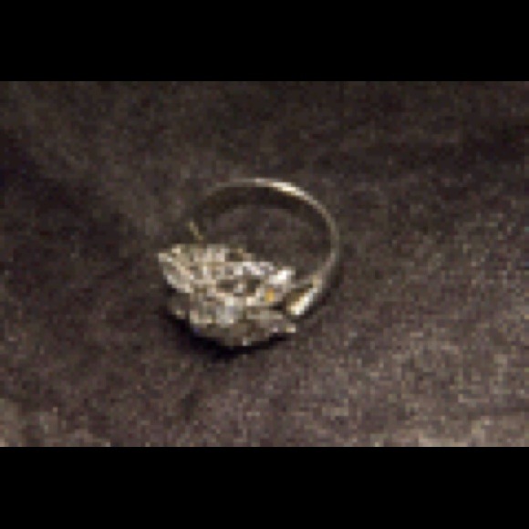 Sterling Silver Ring - Picture 2 of 2
