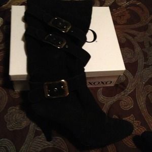 Black buckle boots