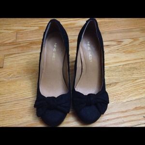 Nine West canvas fabric heels