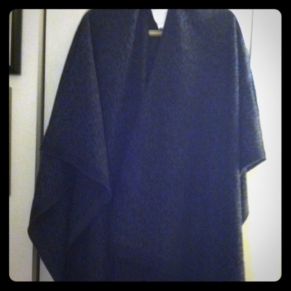 TRADE to @hunnybee02 Shawl type coat Ruana