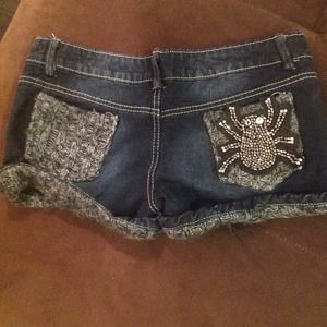 **Hold** for the @staceyvmuir bundled with VS top