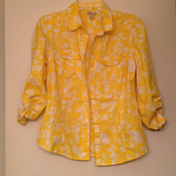 Springy old navy yellow button up