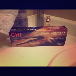 ❌RESERVED for Fashionleilei❌BRAND NEW CHI Flatiron