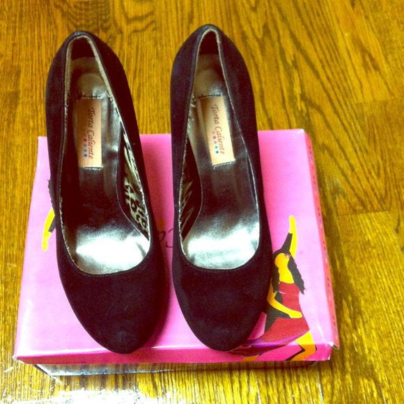 Never Worn! Gorgeous Black Heels! - Picture 1 of 2