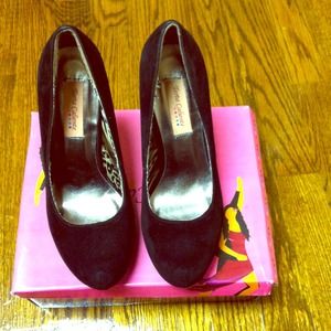 Never Worn! Gorgeous Black Heels!