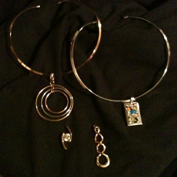 💕TRADED💕 Lia sophia 2 Collars and 4 Slides