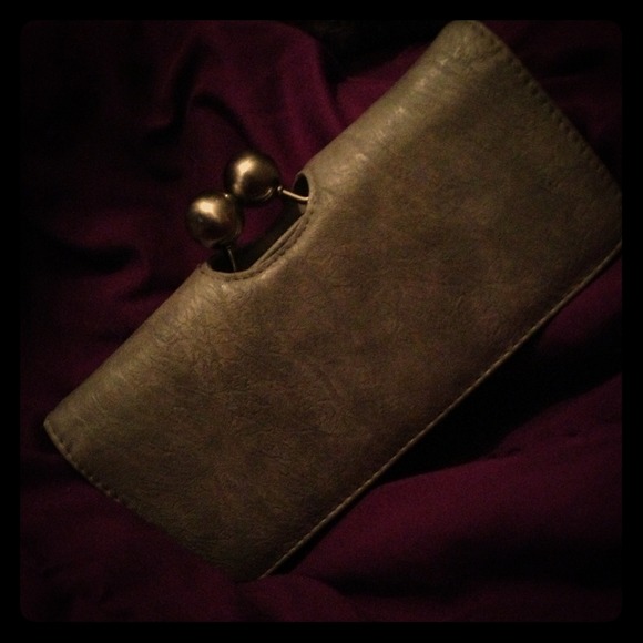 📌Reserved📌Grey wallet.